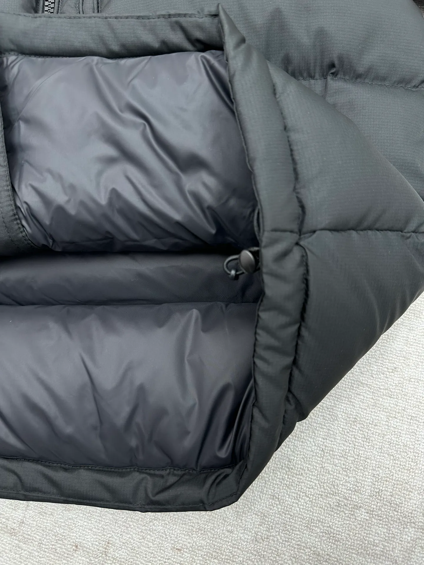 P1000 POLO 25ss new solid color embroidered hooded down jacket men's black high version code number: S.M.L.XL.XXL.